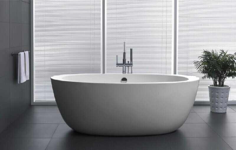 BelBagno BB67-1700 Отдельностоящая, овальная акриловая ванна в комплекте со сливом-переливом, 1700x900x600
