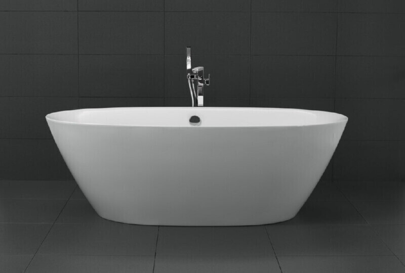 BelBagno BB68-1800 Отдельностоящая, овальная акриловая ванна в комплекте со сливом-переливом цвета хром. 1800x900x600
